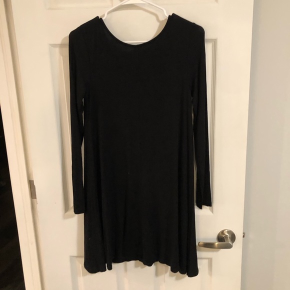 Long sleeve black flowy dress - Picture 3 of 3